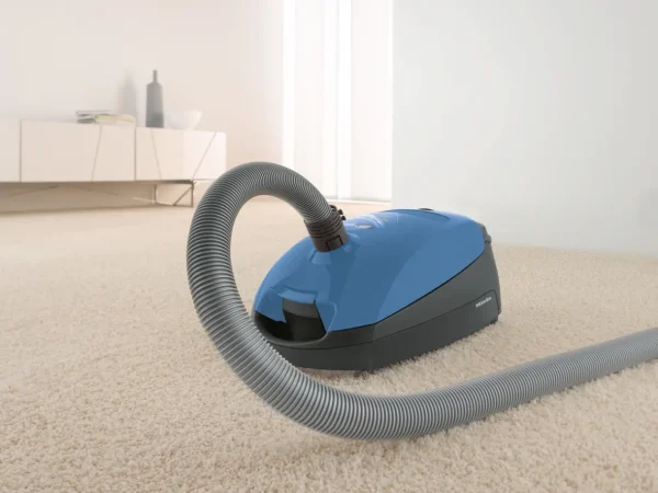 Miele Canister Vacuum Cleaners With Bag>Classic C1 Turbo Team PowerLine - SBAN0