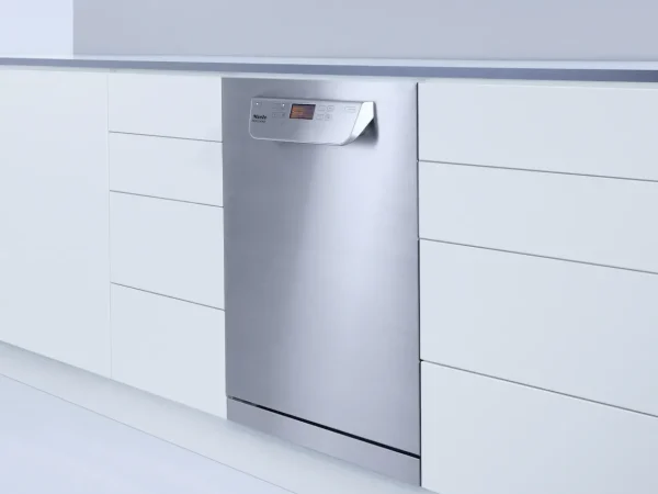 Miele Pro For The Home Accessories>Filler panel for the plinth area